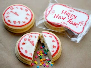 happy new year cakes with candies candy new year small cake picture
