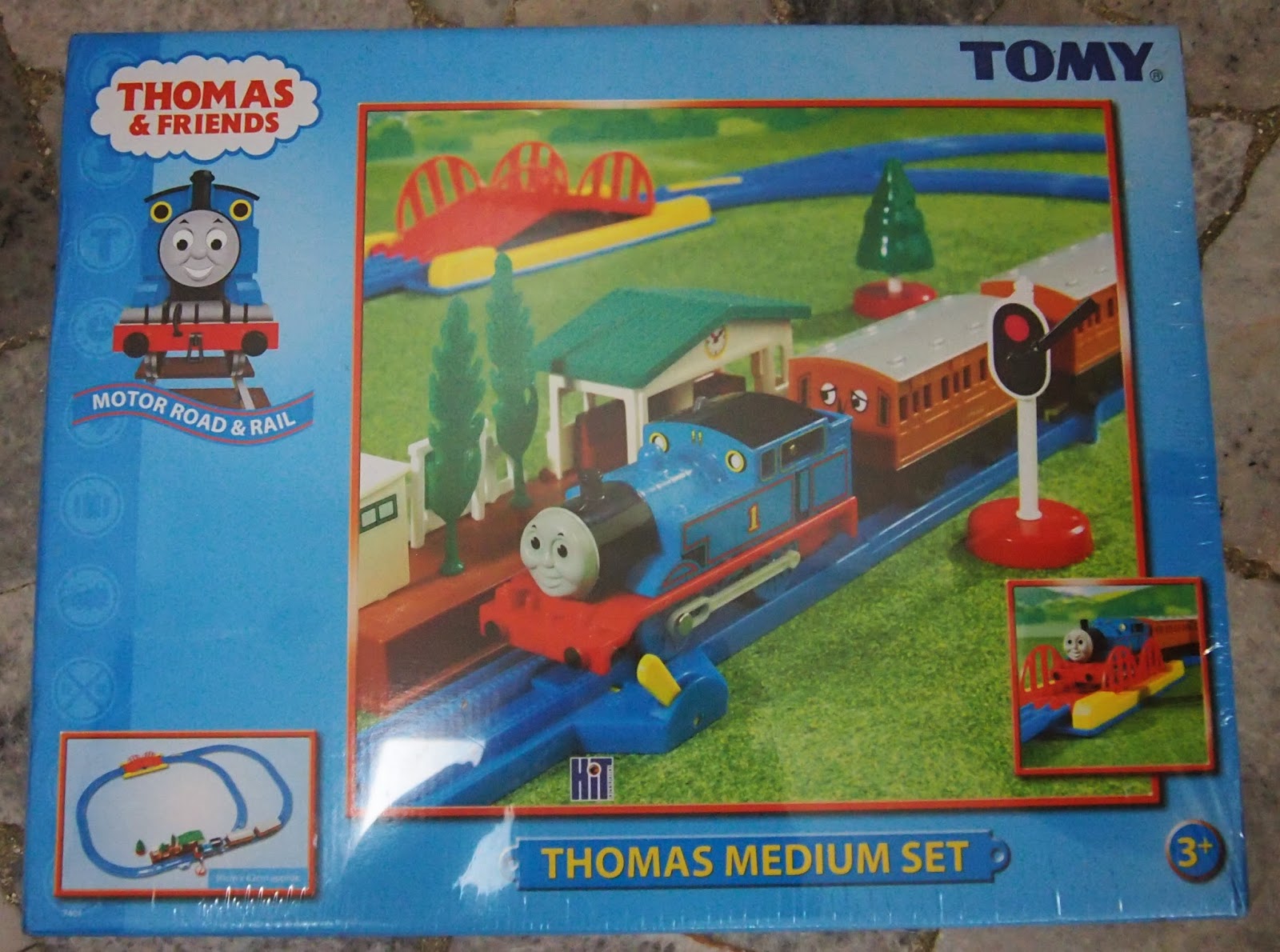 tomy thomas and friends train set