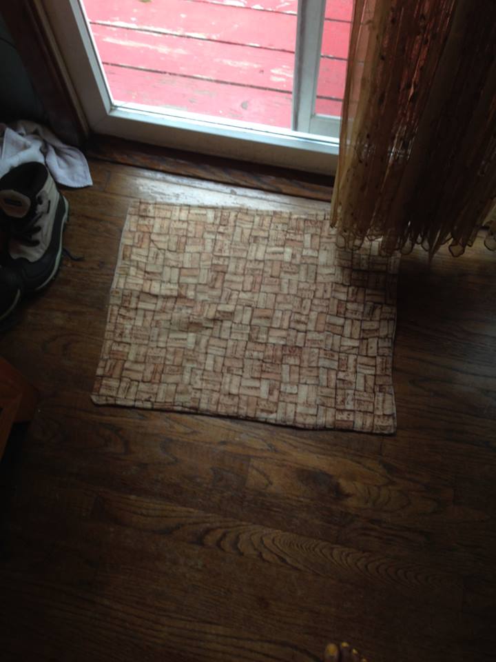 DIY Washable Doggie Pee Pee Pad/ Doggie Door Mat [Tutorial] One