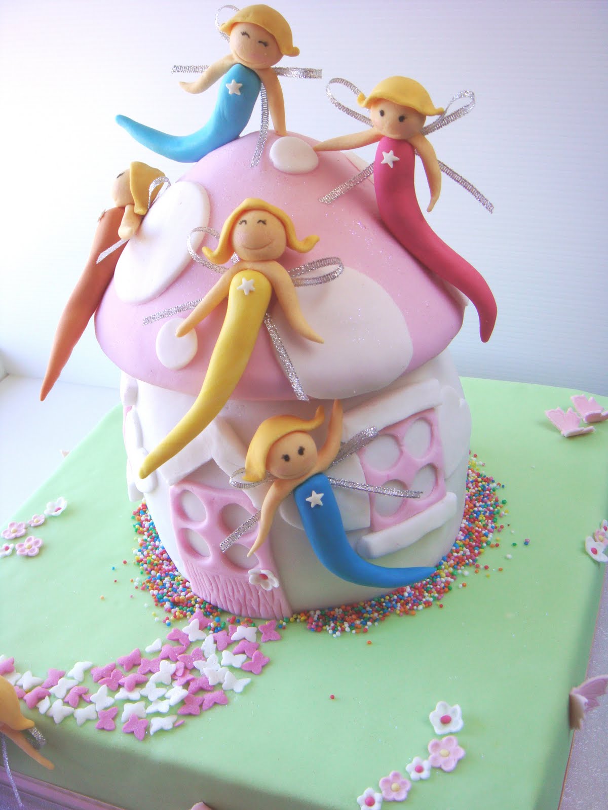 Fairy cake for your little fairy! Emily