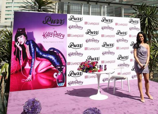 Katy Perry to appear on stage posing with fragrance fans and Katy 
