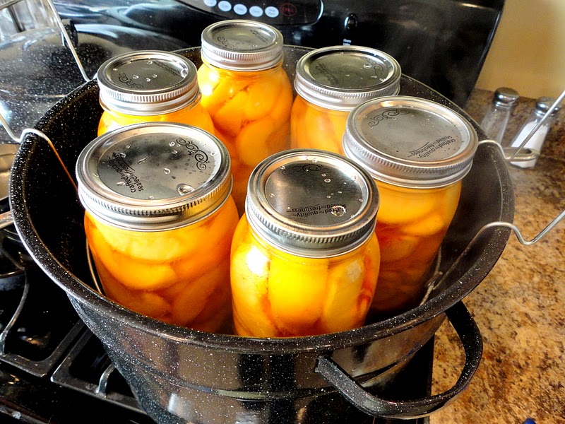 Keeping up with the Kitchen Mom Canning Peaches