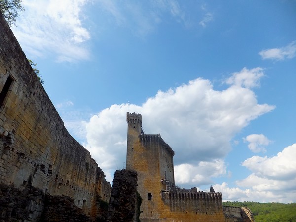 dordogne périgord château commarque castrum Eyzies-de-Tayac-Sireuil Eyzies
