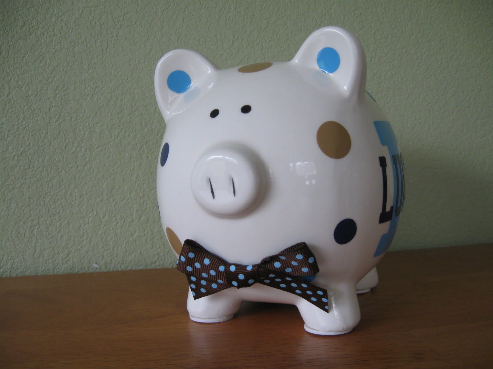 De La Design: Personalized ceramic piggy banks