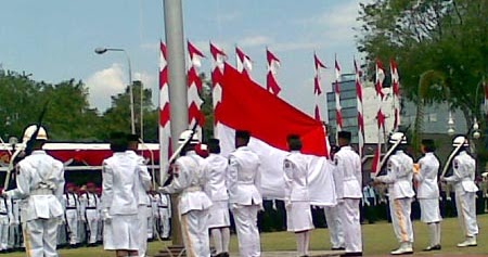 Susunan Upacara Bendera Sekolah Hari Senin ~ Hamdanie Arham