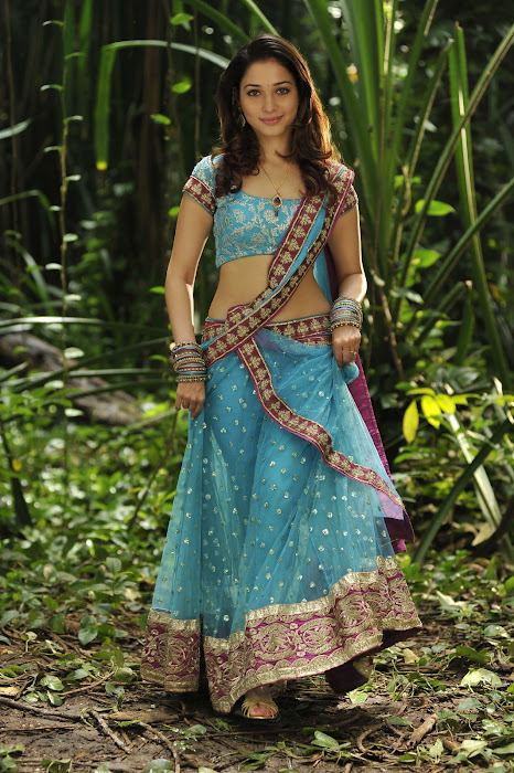 tamanna milky in saree spicy in racha unseen pics