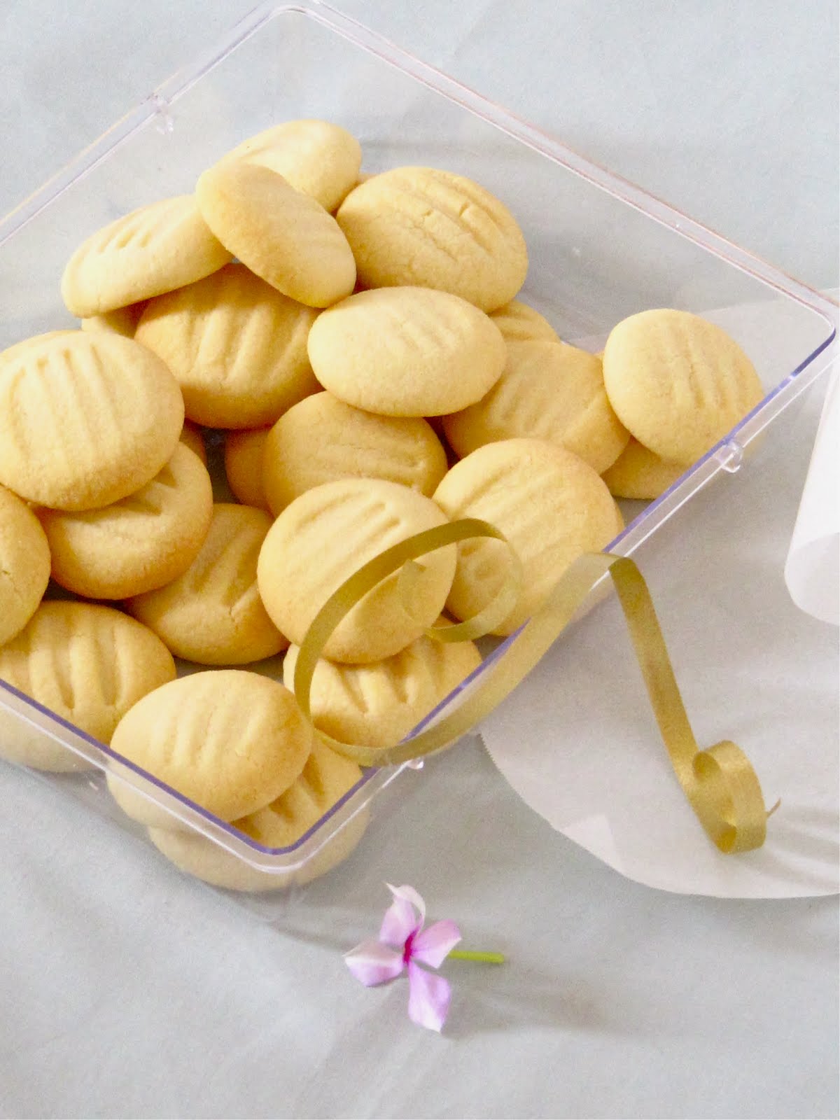 Plateful Melting Moments — dainty eggless cookies