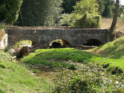 El Pont de la Gravera sobre la Riera de Clarà El Pont de la Gravera sobre la Riera de Clarà