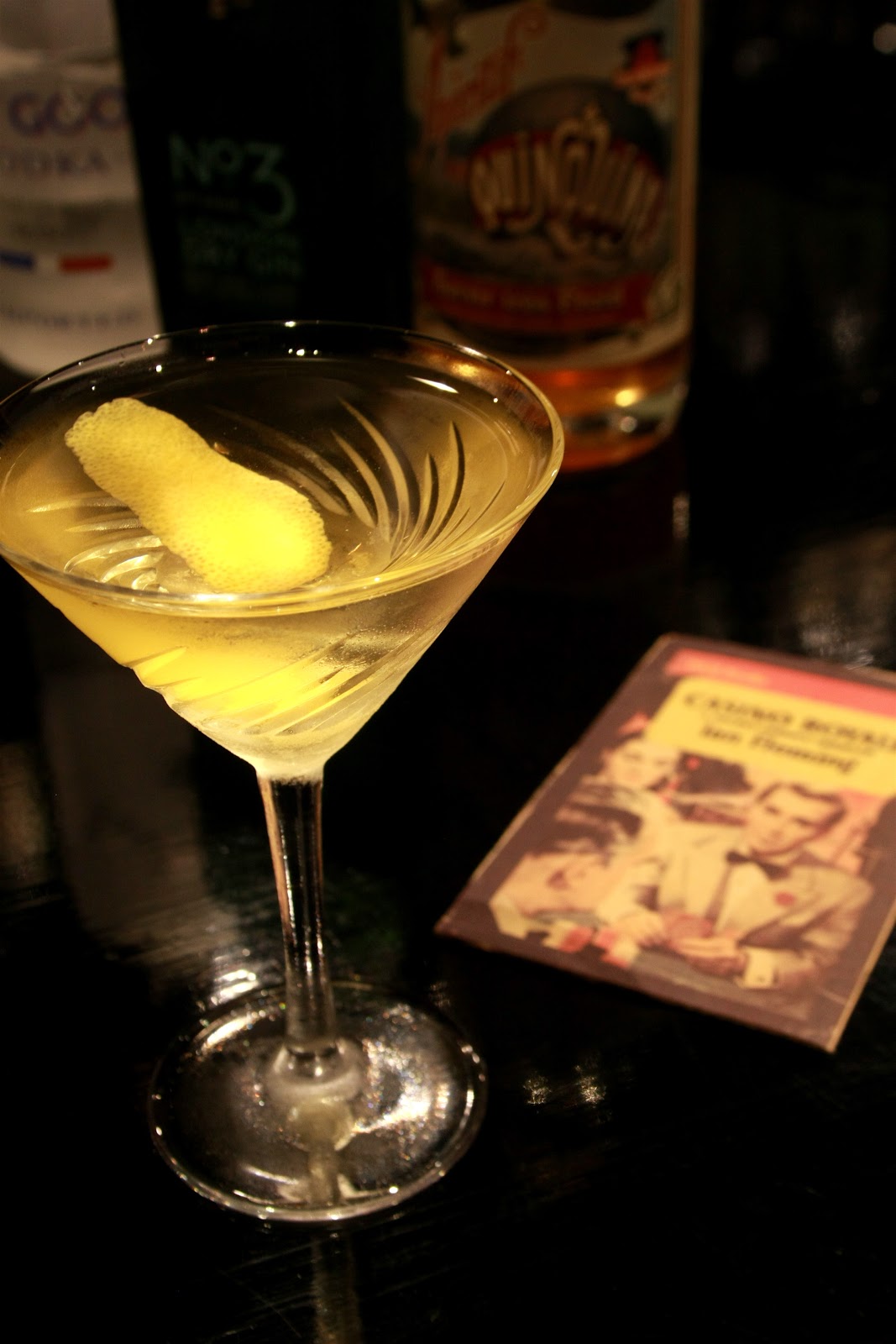 Bar Tram & Bar Trench Casino Royale Vesper Martini