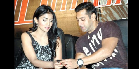 Latest Bollywood Gossip 2011