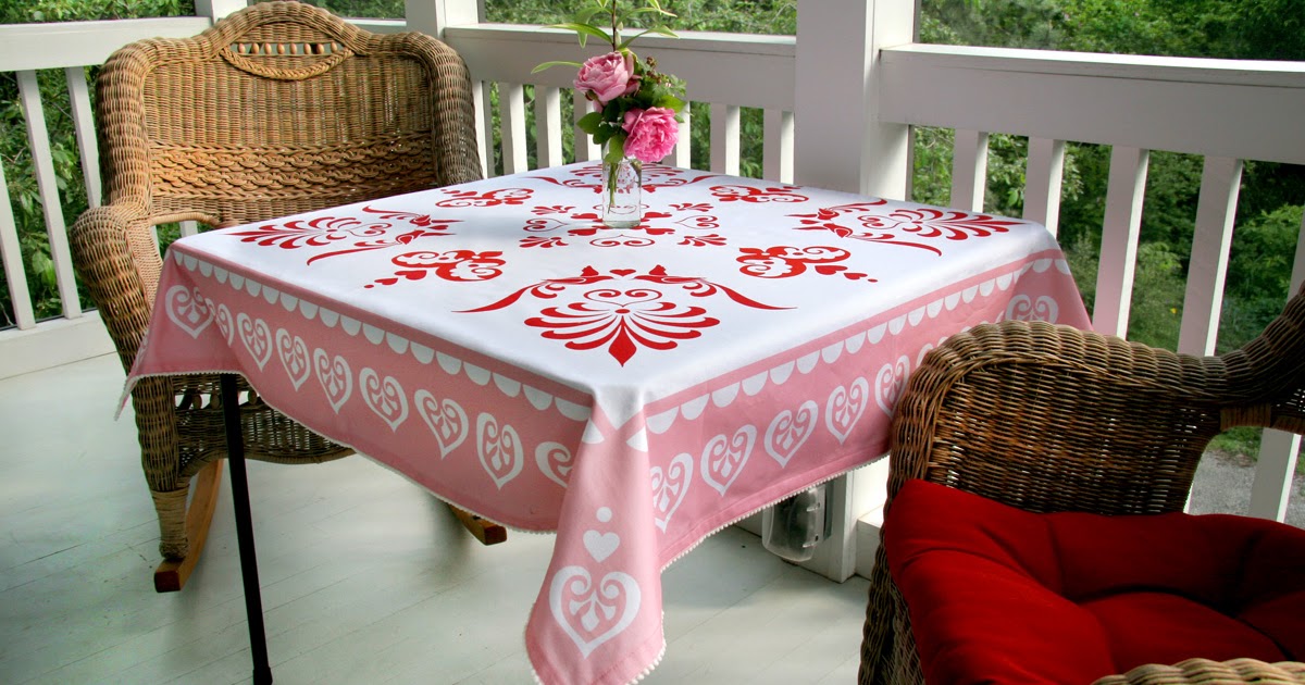 Nessy Designs Card Table Tablecloth
