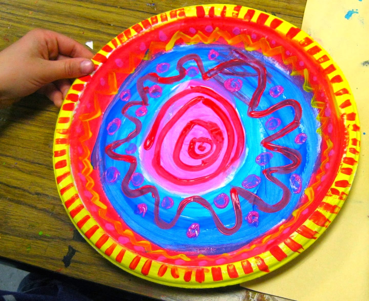 Cassie Stephens In the Art Room Circle Loom Weaving