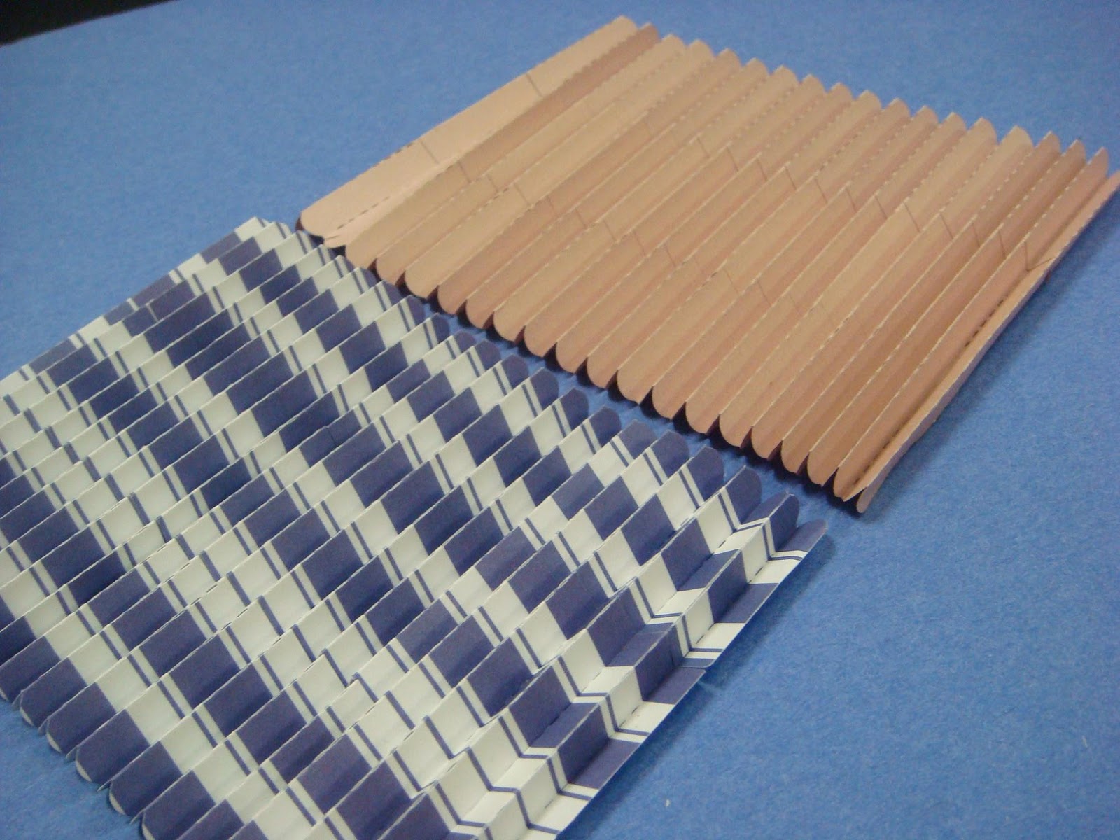 Carolyn's Creative Corner HOW TO ACCORDIAN FOLD THE EASY, PAINLESS WAY