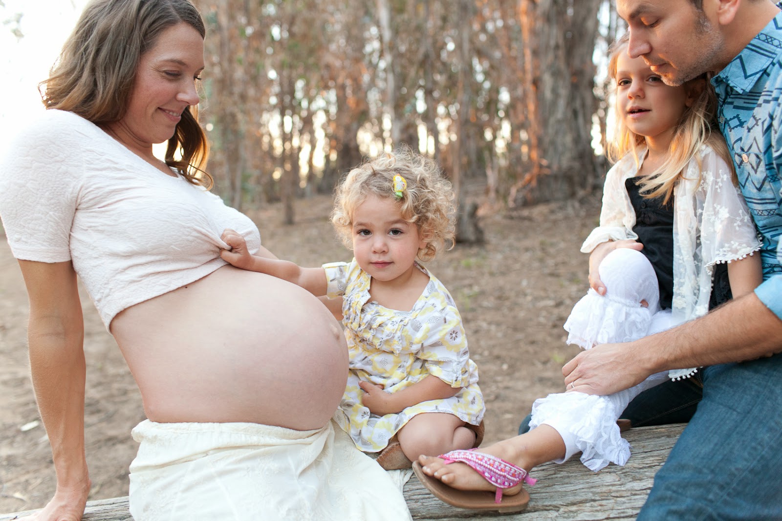 8-Months-Pregnant Family Photo Shoot! 