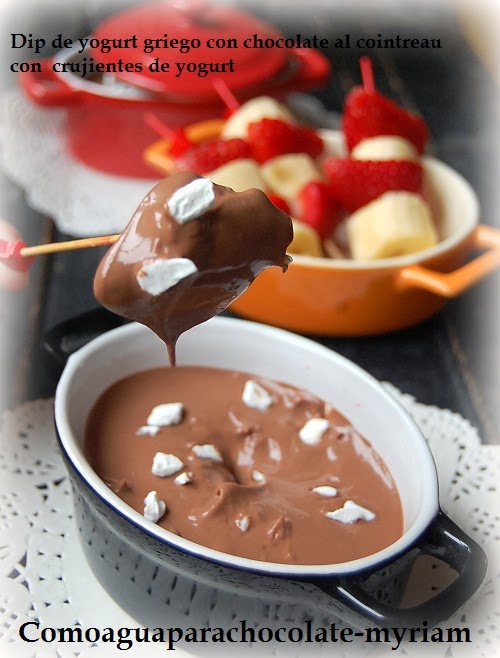 Dip De Yogurt Griego Con Chocolate Al Cointreau Con Crujientes De Yogurt.
