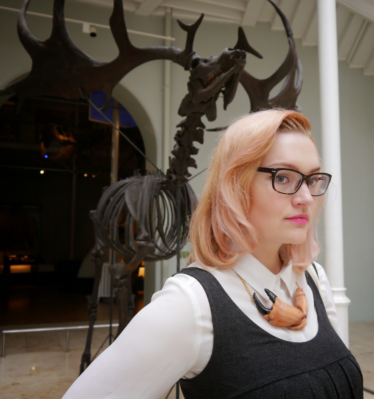 Look out behind you! Kimberley natural museum style Kimberley wears, festival, stylist, scotland, model, museum, animals, edinburgh, scottish bloggers, fashion, pincer crab necklace, pink hair, pastel hair, retro glasses, how to, peach, pastel, 1950s hair, museum photoshoot