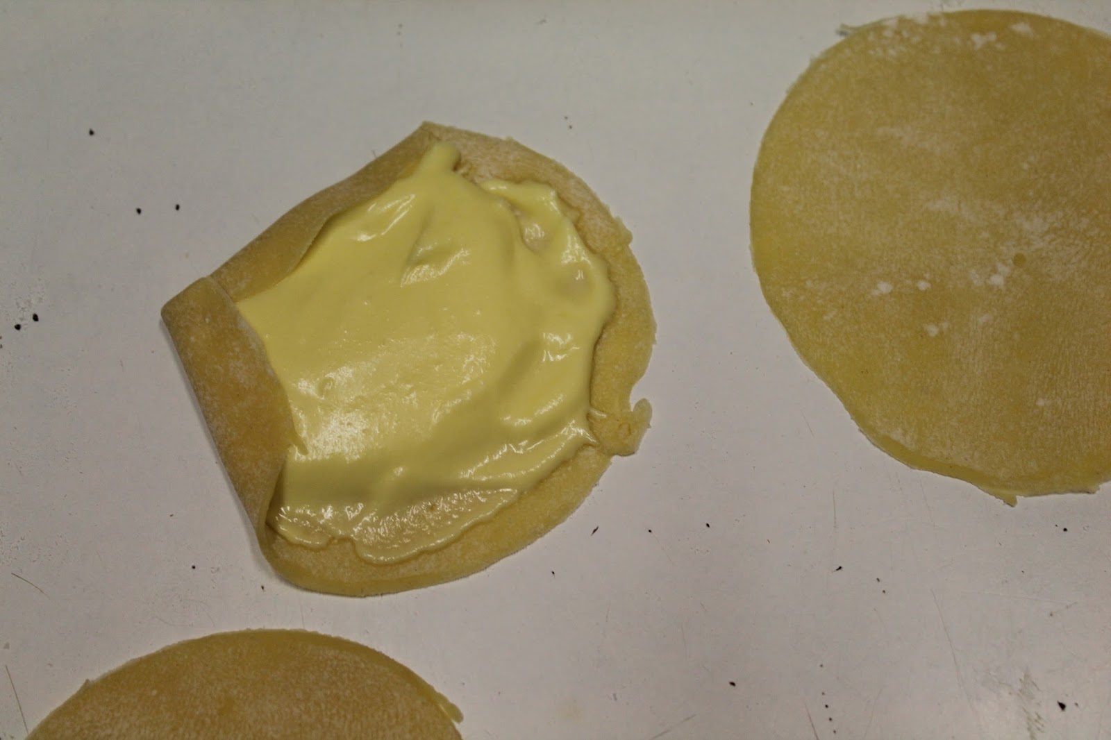 le tenere dolcezze di resy Quesadillas di Quito e cioccolata in tazza