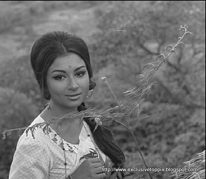 Exclusive Top Pix: Sharmila Tagore Hot Pix