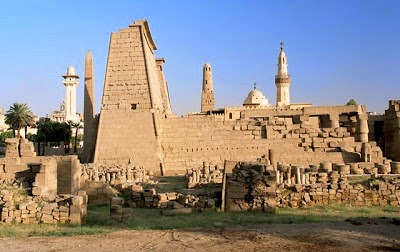 10 Tempat Wisata Menarik di Mesir