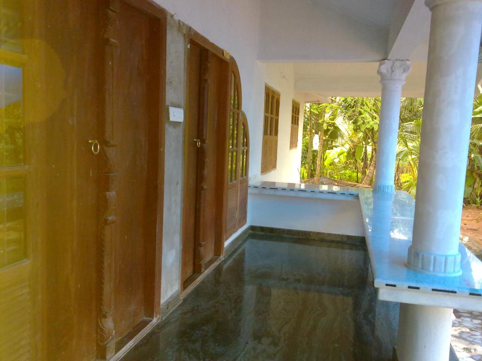 Featured image of post Sit Out Kerala Style / Kerala house sitout , car porch , window , front door design.