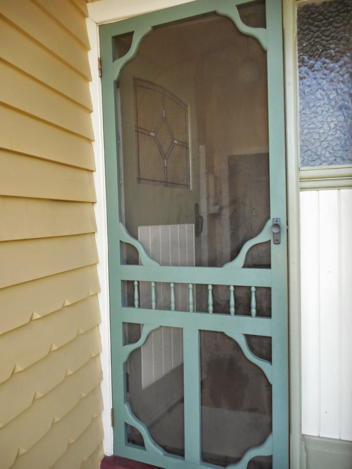 This Little Yellow House Fixing The Fly Screen Door