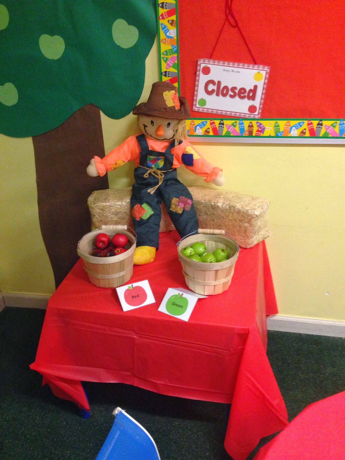 123 Learn With Me: Dramatic Play: Apple Orchard