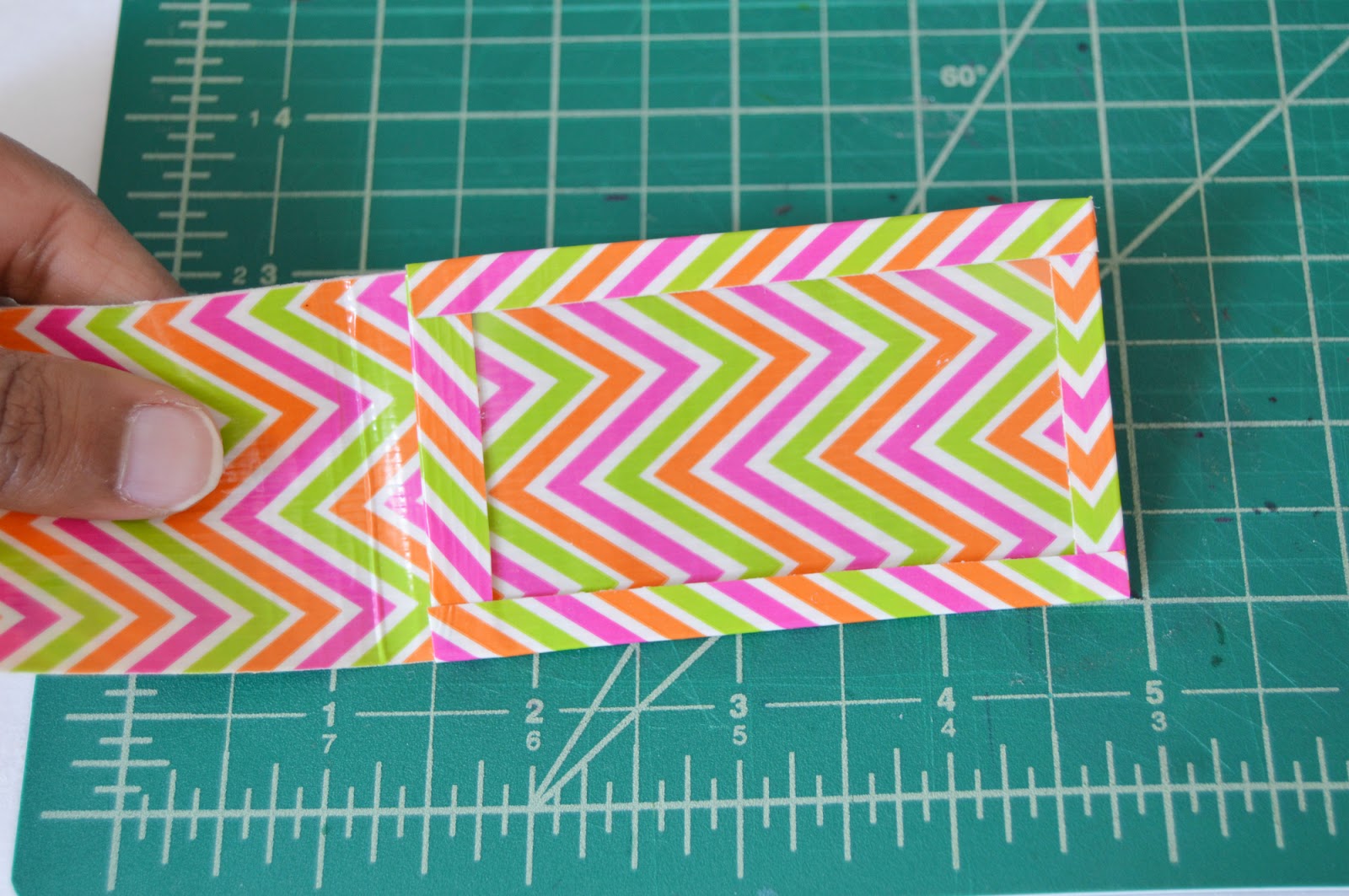 Vikalpah DIY Luggage Tag using duct tape