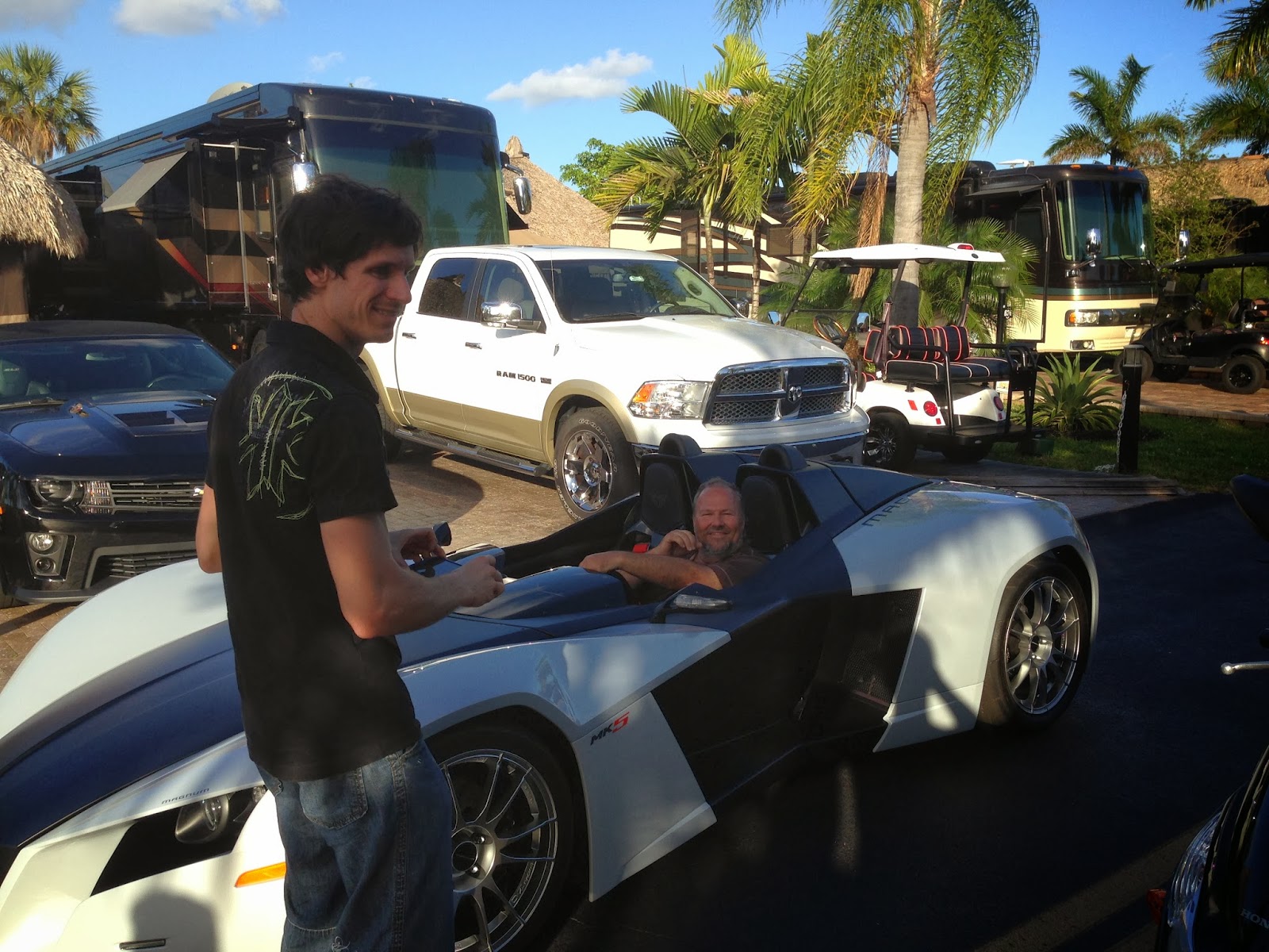 Automobile Aficionado Surpirse guest star in Magnum MK5 at premium R.V