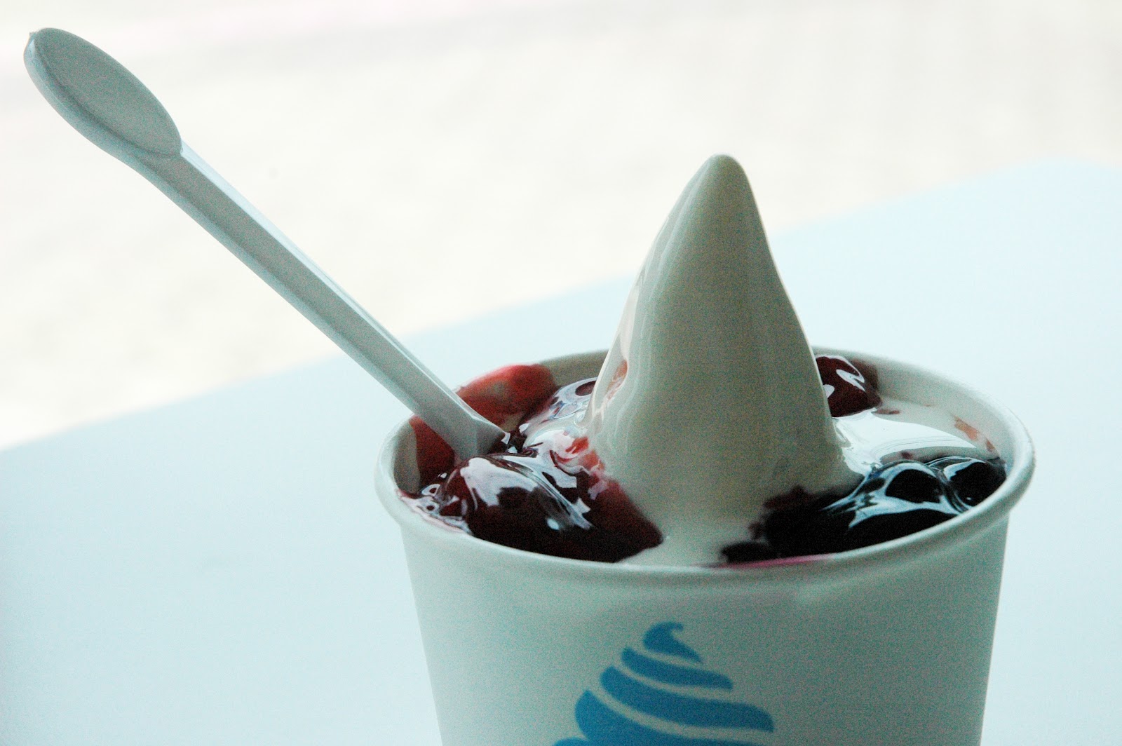 DUDE FOR FOOD Cooling Down with Yohgurt Froz