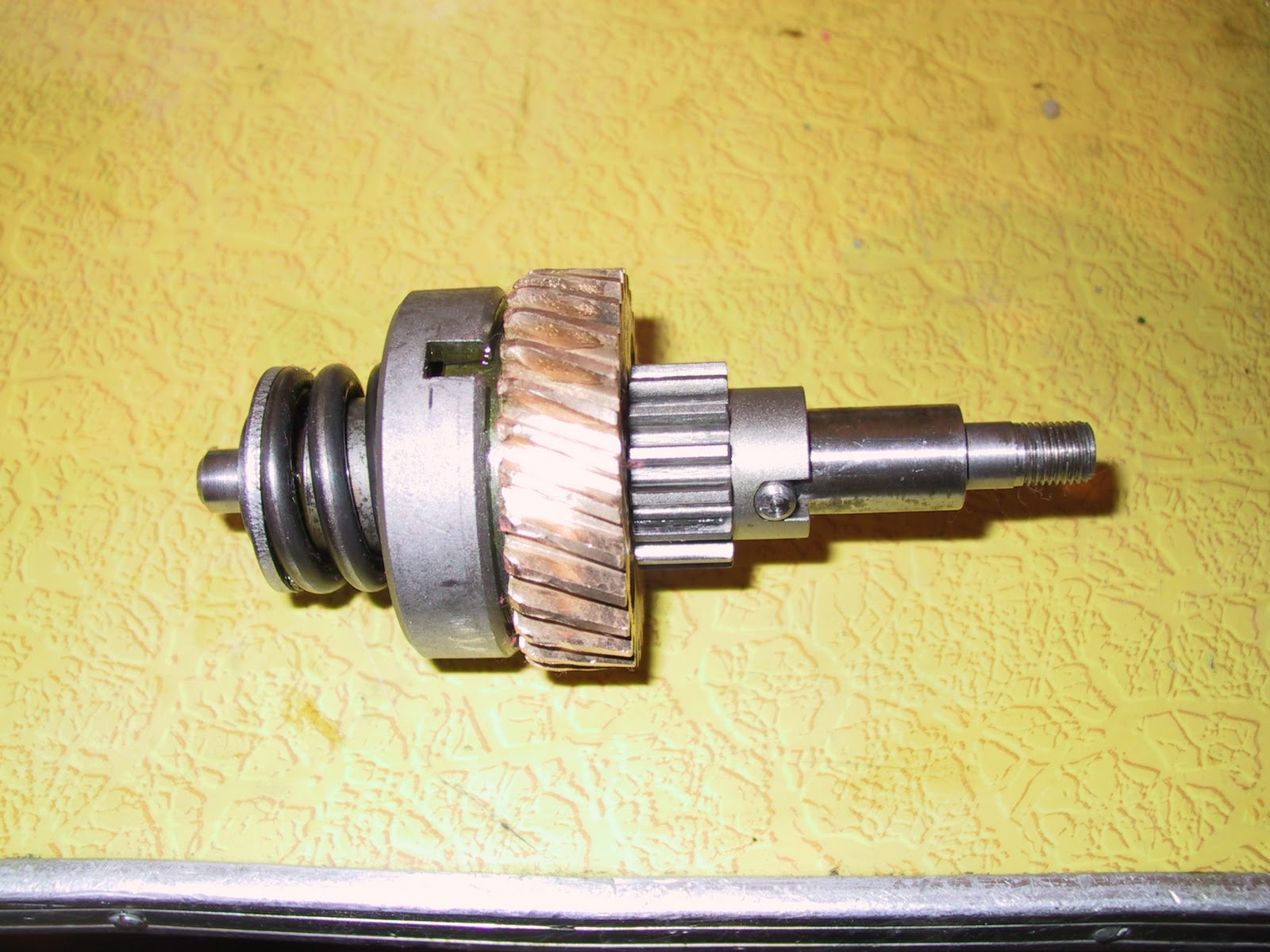 Hobart A200 Overhaul Cleaning Worm Wheel/Shaft Assembly