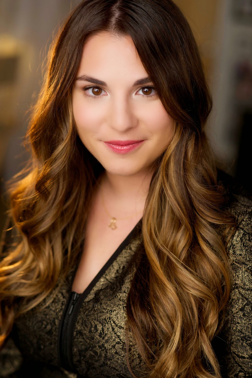 Two Chicks On Books Blog Tour RED QUEEN by Victoria Aveyard and a