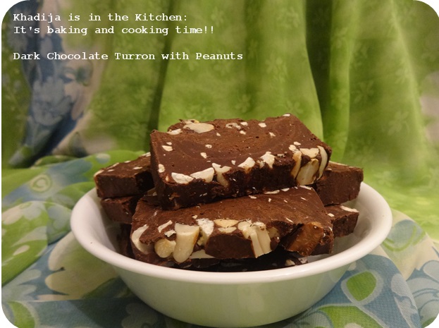 Touron Au Chocolat Noir Et Cacahuètes  / Dark Chocolate Turrón With Peanuts / Turrón De Chocolate Negro Y Cacahuete 

