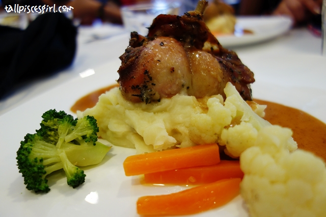Roasted Chicken with Mashed Potato Roasted Chicken with Mashed Potato