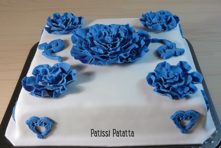 cake design, gâteau 3D, pâte à sucre, gumpaste, fondant, peony cake, white and blue cake, flowers cake