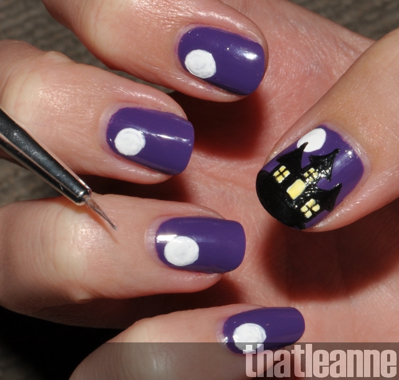 thatleanne Spooky haunted house nail art for Halloween!