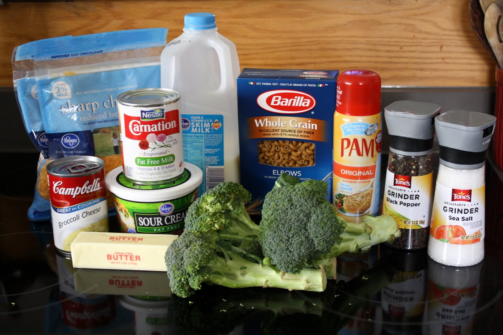 Making Mama's Kitchen Slow Cooker Broccoli Mac 'n Cheese