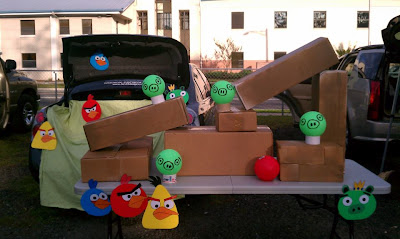 Angry birds trunk or treat display.