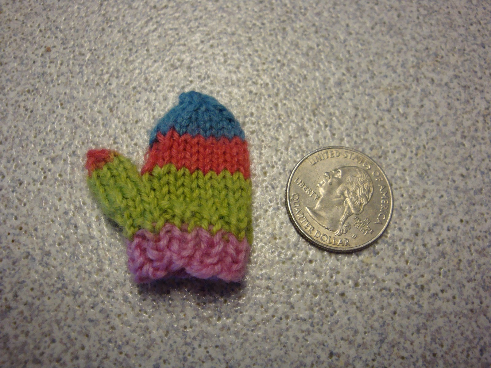 Kims Knitting Korner: Mini-Mitten Ornament: Free Pattern
