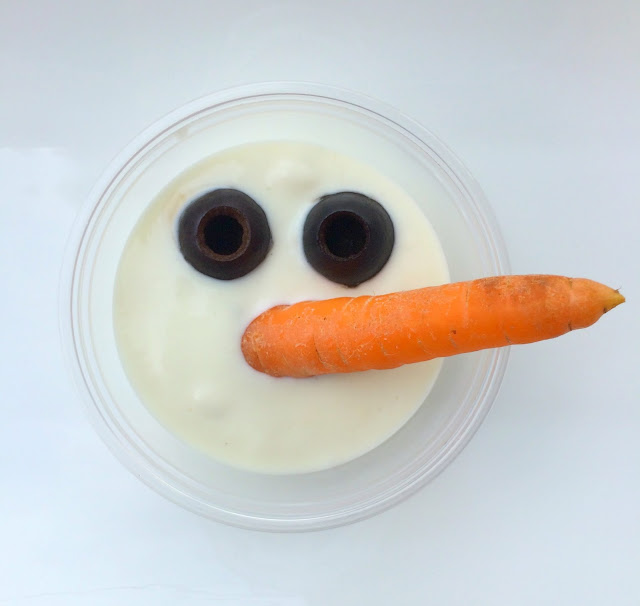 Snowman Veggie Cups - Ranch Dressing, Olive Eyes and a Carrot Nose | www.jacolynmurphy.com