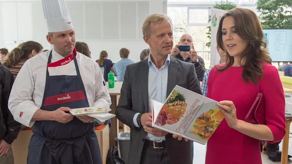 Crown Princess Mary of Denmark attends the official opening of the Festival of Research and presents the Research Communication Award 2015 at the Technical University of Denmark