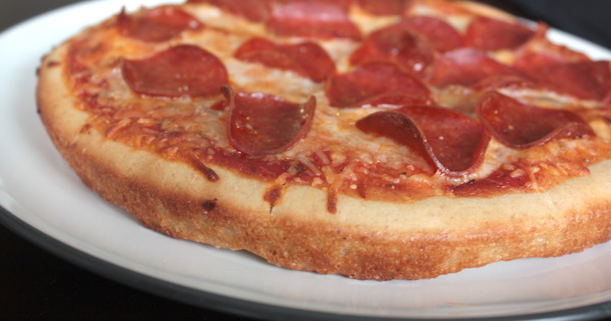 Momma Hen's Kitchen Copycat Pizza Hut Personal Pan Pizza