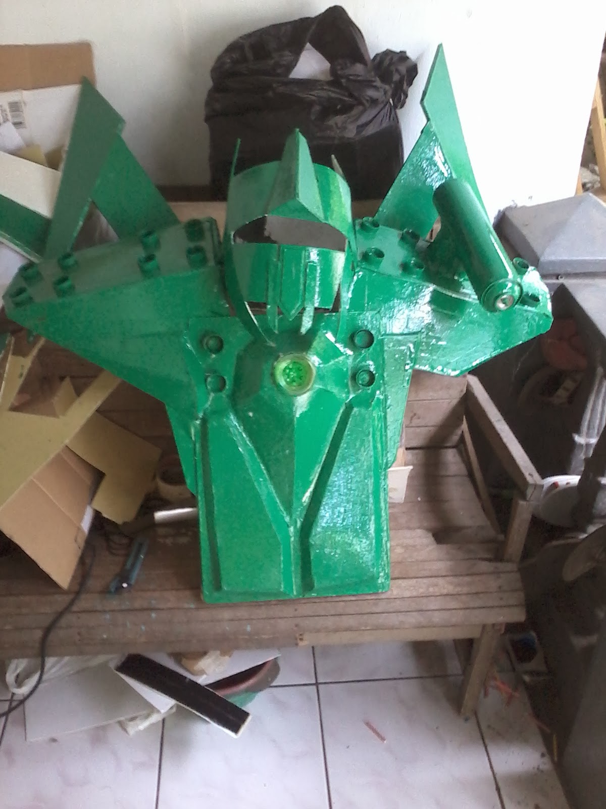 Hasil Karya dari Karton Pembuatan Baju Robot dari KARTON..