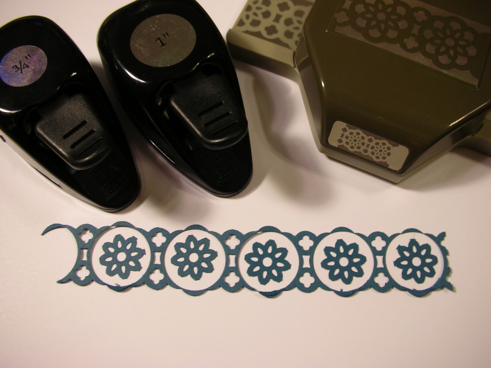 Inking It Up With Cathy Stampin' Up!'s Lace Ribbon Border Punch