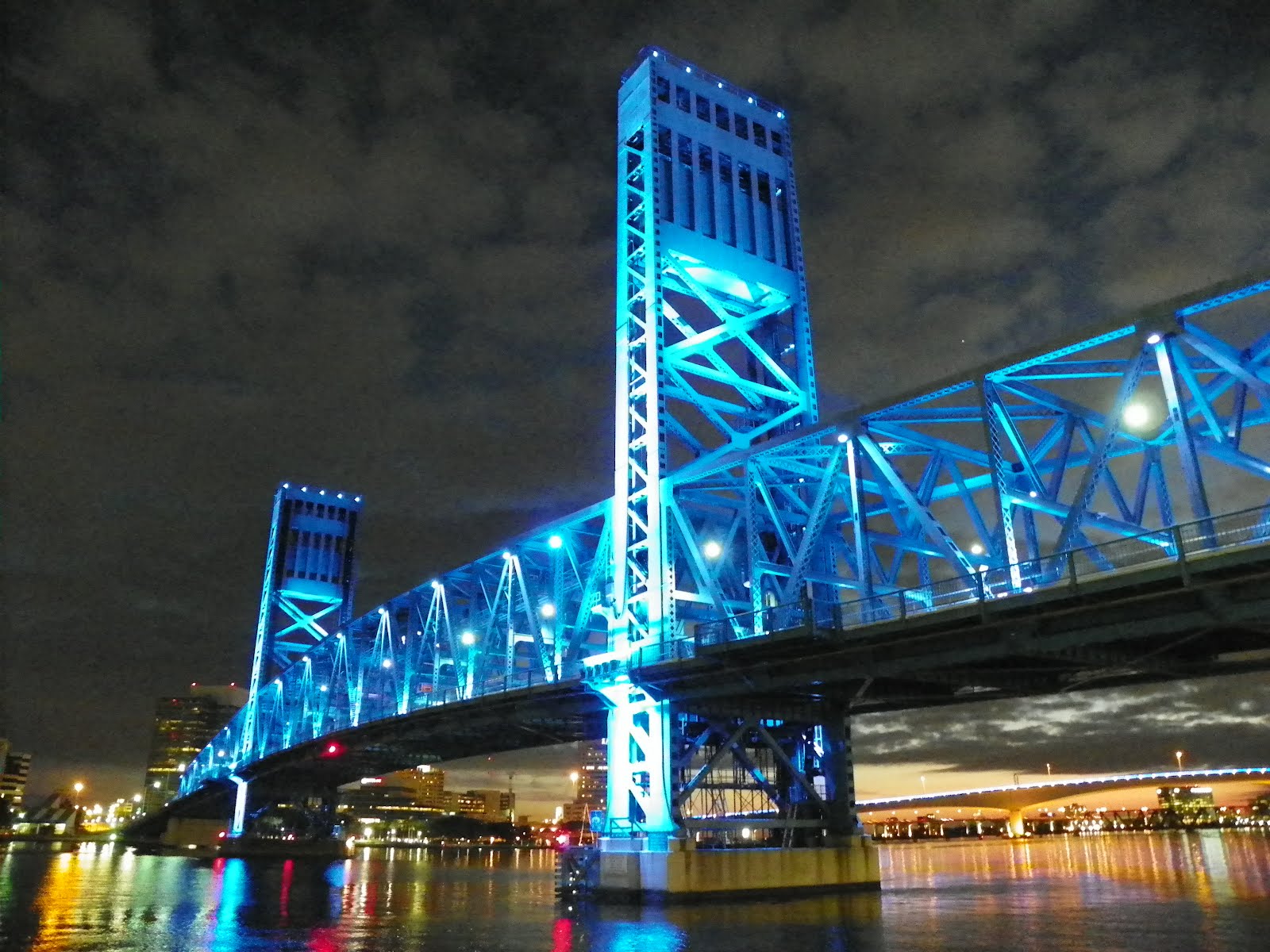 Travels with Louise and Floyd Nightlife in Jacksonville