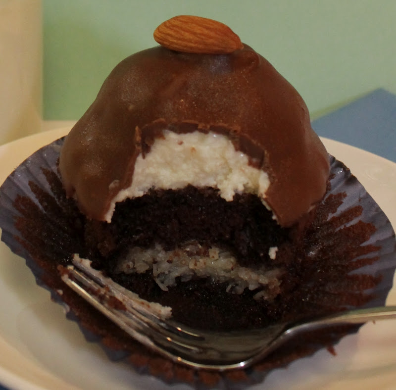 Almond Joy Cupcakes The Baker