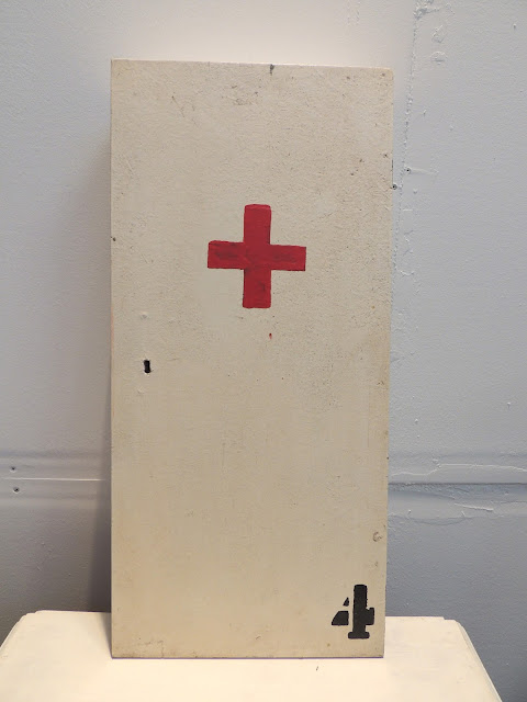 Valiente Pepe: ANTIGUO APARADOR DE CAMPO PINTADO EN COLOR AGUAMARINA