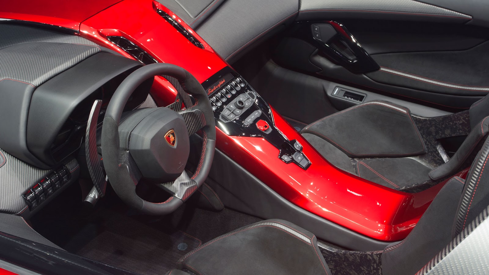 http://1.bp.blogspot.com/-FBGWVPlNtuE/T4b7RYn_lpI/AAAAAAAAb2s/amUCn8Pq_3Y/s1600/lamborghini_aventador_j_2012_hd_wallpaper+(7).jpg
