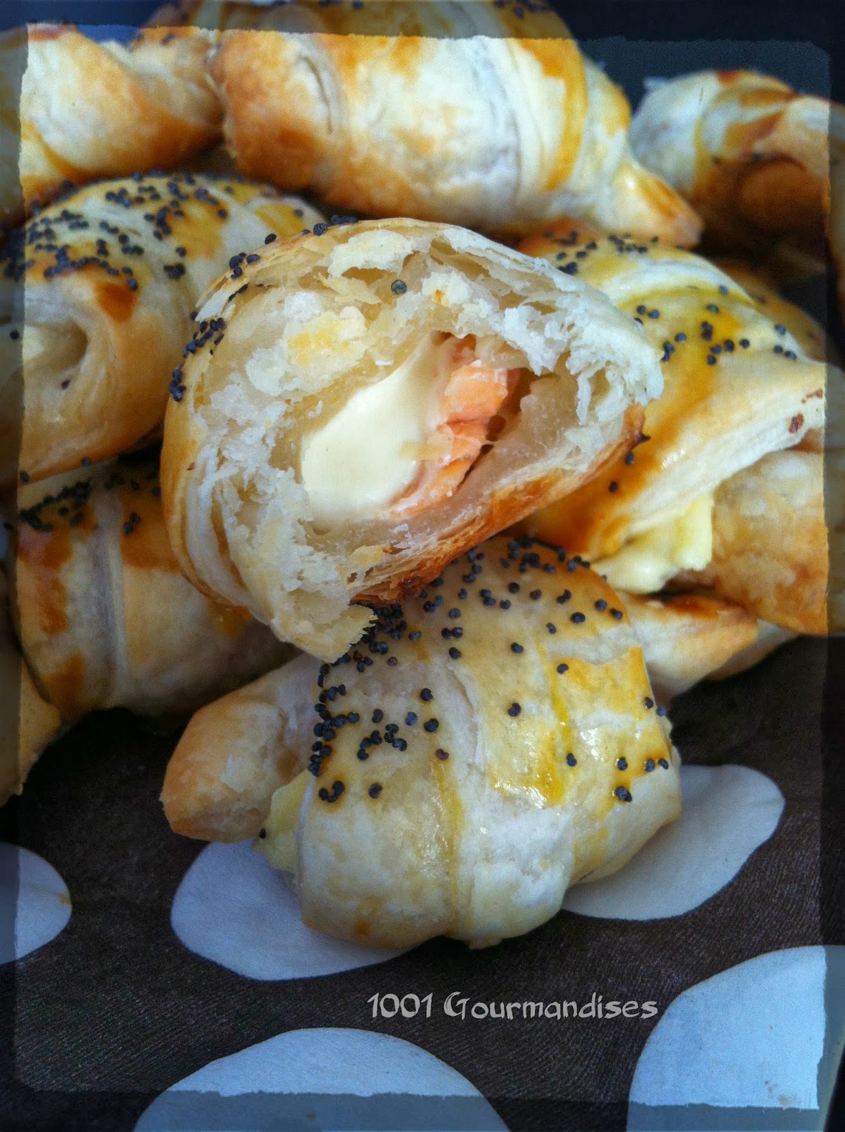 1001 Gourmandises Mini croissant saumon kiri