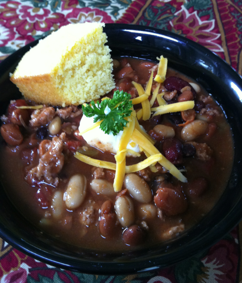 ModMomMaternity New Year's Day Crock Pot Chili Recipe