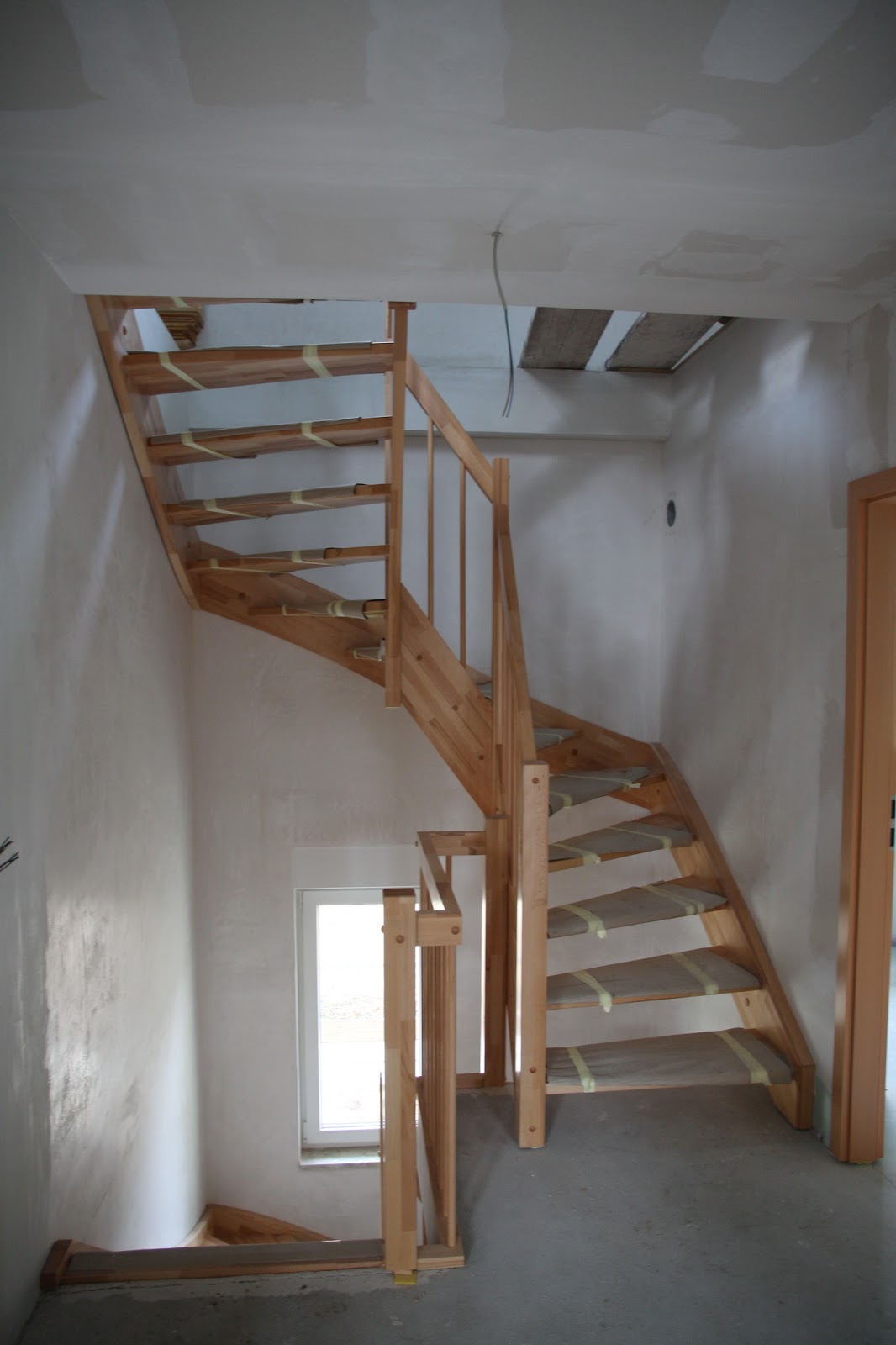 unser Hausbau mit Fibav: Kamin und Treppe